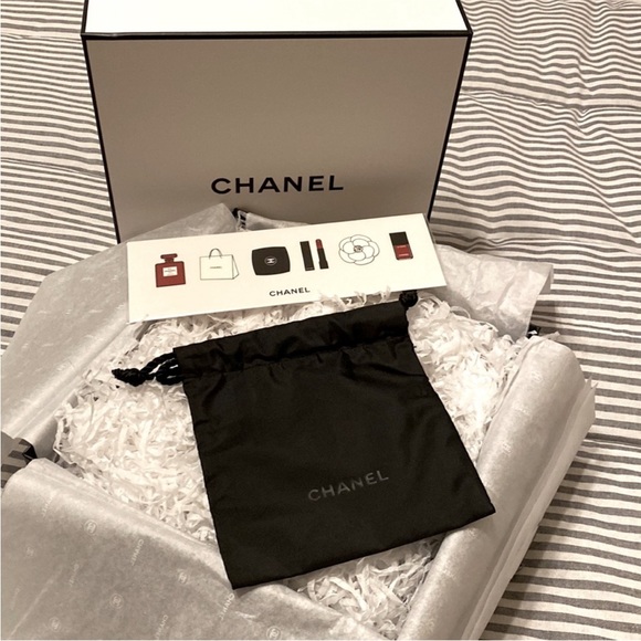 CHANEL BOX + Black purse insert drawstring bag + CAHNEL stickers + Red box sash - Picture 2 of 11